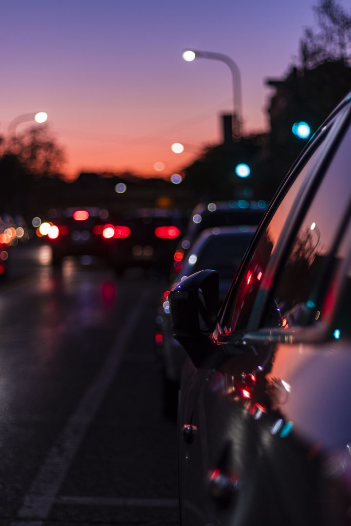 Achterlichten en zijmarkeringslampen van een aanhanger voor optimale verlichting en zichtbaarheid op de weg