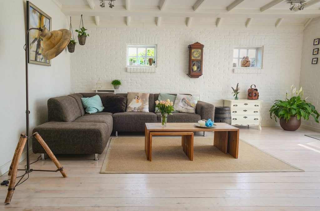 Collectie van verschillende vloerkleden waaronder vintage en hoogpolige varianten voor huisdecoratie