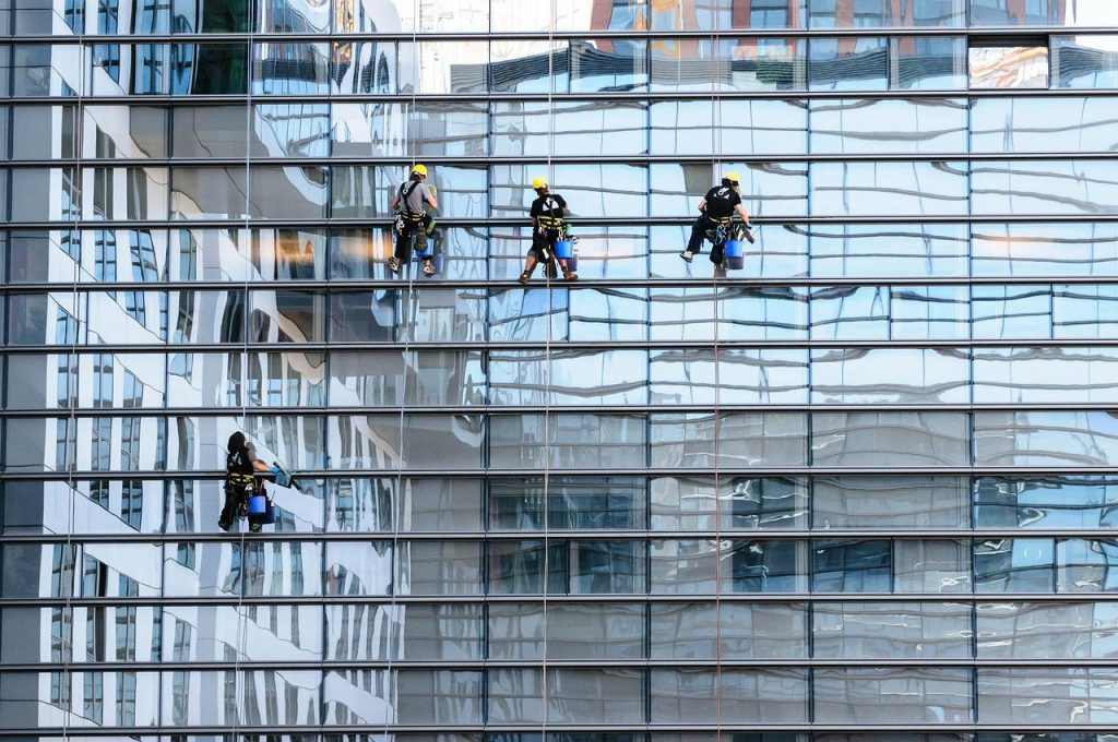 Gevelreiniging in Rijssen - schone bakstenen gevel na professionele stoomreiniging