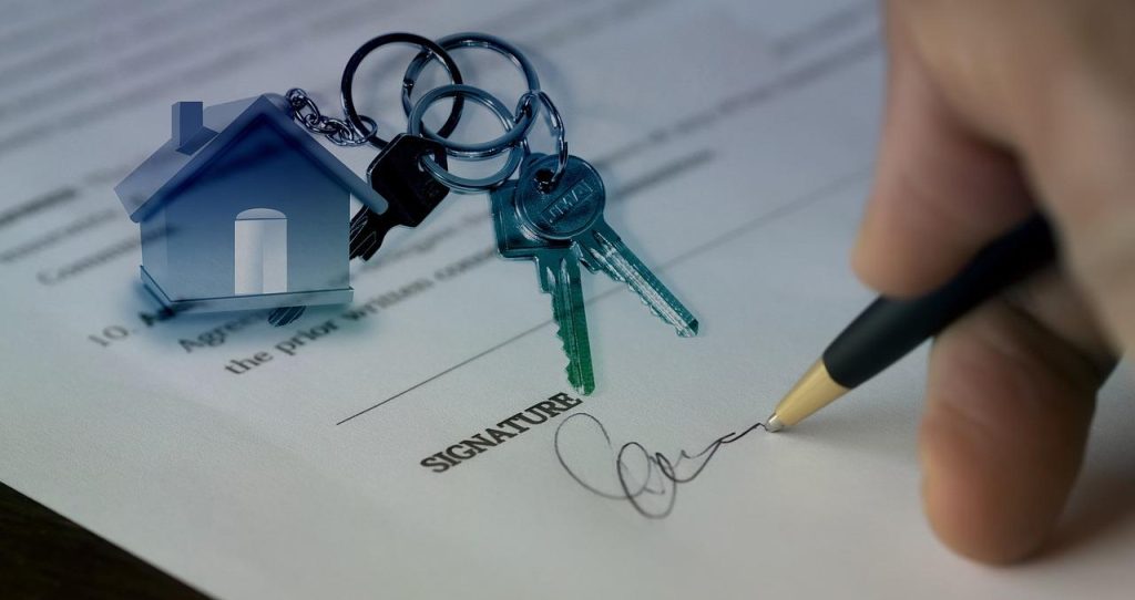 Real Estate Agent in Amsterdam helpt expats huizen zoeken in diverse buurten
